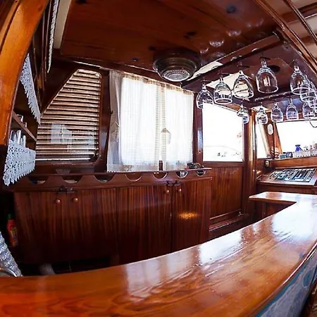 Botel Boat - Vacanza In Caicco Santa Maria di Leuca