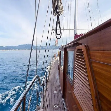 Boat - Vacanza In Caicco Úszó hotel *